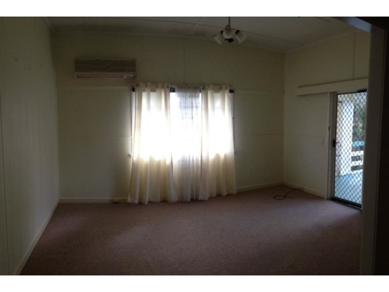 140 Earl Street, Berserker QLD 4701